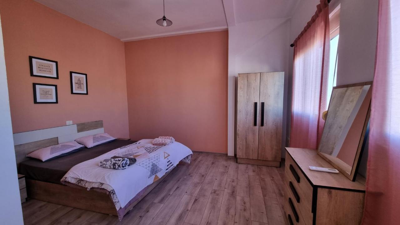 Sky Apartament. Bllok District Tirana Bagian luar foto